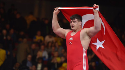 Milli güreşçilerimizden sevindiren haber