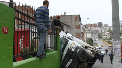 Kamyon kreş duvarına çarptı. 3 yaralı