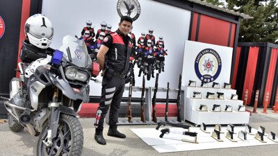 Polis denetimlerinde 39 ruhsatsız silah ele geçirildi