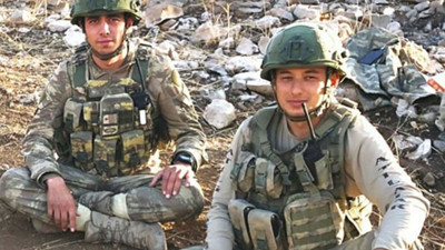 Şehit teğmenin ağlatan fotoğrafı. Cennette bir fazlayız