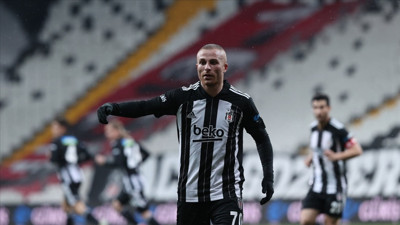 Beşiktaş'a Gökhan Töre'den kötü haber