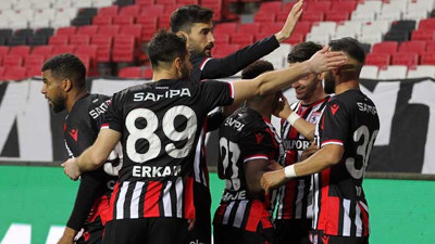 Şampiyonluk yarışındaki takımda korona virüs şoku