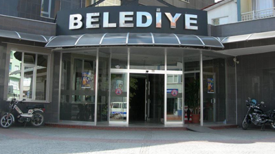 Bu belediyede işe girmek için babanızın ya belediye başkanı ya da parti başkanı olması gerekiyor. Mahkemenin dur kararı da torpili durduramadı