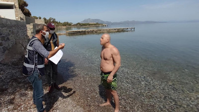 Sokağa çıkma yasağında denizde yakalanan vatandaş: Baktım herkes yüzüyor ben de girdim suya