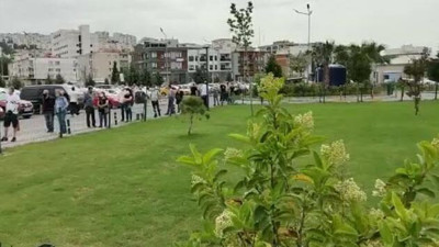 Tam kapanmada İzmir'de aşı kuyruğu! Koronayı zaman zaman unuttular