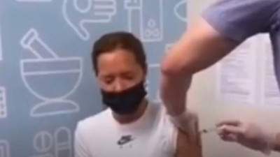 Ebru Şallı’nın nasıl aşı olduğu ortaya çıktı. Daha aşı sırası gelmemişti