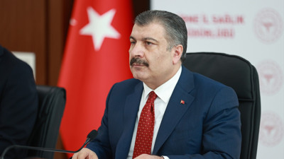 Fahrettin Amca aşı için yeni bir çikolata dağıttı: Haziran’da 40 yaş, yaz boyu 18 yaş üzeri aşılamaya geçilecek