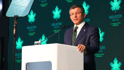 Gelecek Partisi lideri Davutoğlu: Sadece aşılamayı değil diğer önlemleri de ellerine yüzlerine bulaştırdılar