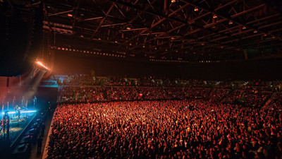 Peki Yeni Zelanda bunu nasıl başardı. Ülkenin yüzde 1’i aşılı. 50 bin kişilik konser verdiler