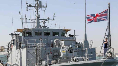 İngiltere ile Fransa arasında gerginlik. Donanma gemisi gönderdi