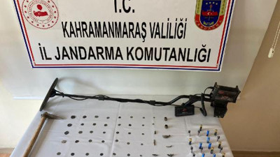 Dedektörle define ararken yakalandı