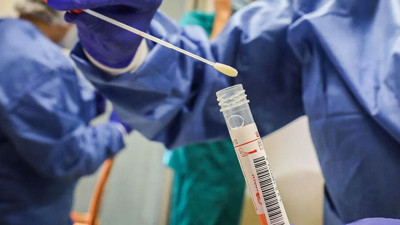 'Salgın hemen bitmeyecek' diyerek açıkladı: 6 ay içinde korona virüsün yeni varyantları ortaya çıkacak