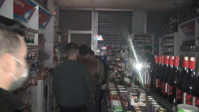 Alkol satan tekel bayiye polis baskını. Ceza yağdı