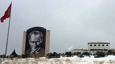 Gaziantep Üniversitesi'nden Atatürk'e büyük ayıp. Zarar gördü diye kaldırdılar bir daha yerine koymadılar