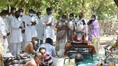 Hindistan'da vaka sayısı 14 günün en düşük seviyesinde