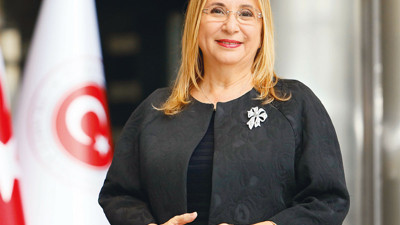 AKP dezenfektan skandalını “etik” buldu. Ruhsar Pekcan’ı koltuğundan etmişti