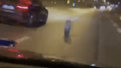 Tekerleğin ölüm yolculuğu teğet geçti. Hızla giden taksinin tekerleği yola fırladı