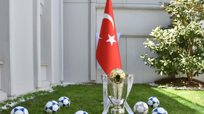 Süper Lig ve 1'inci Lig şampiyonluk kupaları tanıtıldı