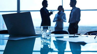 Ayağa kalkmadı cezası. Buram buram kibir kokan ceza