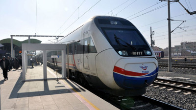 Pazartesi günkü sefer saatleri belli oldu. Tren saatlerinde yeni düzenleme