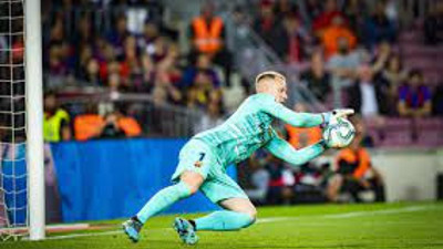 Ter Stegen kötü haberi duyurdu