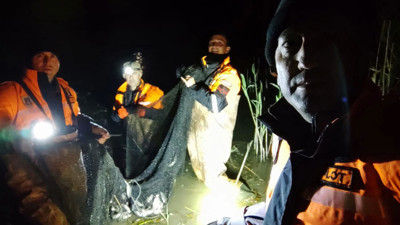 Tonlarca canlı balık suya bırakıldı