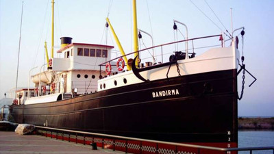 Büyük önder Atatürk ve gemideki 76 kahramanın tek tek ismi. Bu gemiye nasıl sığdınız? Sizi unutanın kalbi kurusun