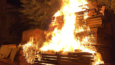 İnegöl'ün Neron'u yakalandı. 10 dakikada 5 dükkanı yaktı