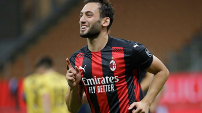 Hakan Çalhanoğlu'na astronomik transfer teklifi