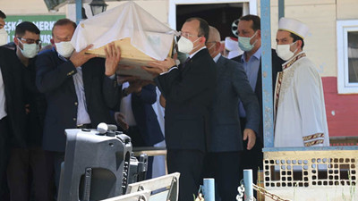 Bakan Muş, babaannesini son yolculuğuna uğurladı