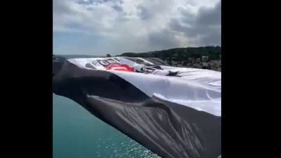Şampiyon Beşiktaş'ın bayrağı köprülerde dalgalanmaya başladı