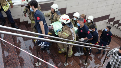 Taksim metrosunda intihar girişimi. Genç kadın ölümle pençeleşiyor