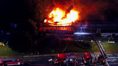 Salacak Sahili'ndeki lüks kafe cayır cayır yandı