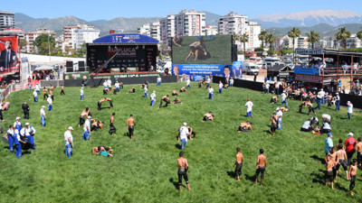 Birbirlerini yağlayacaklar ama kimse seyredemeyecek