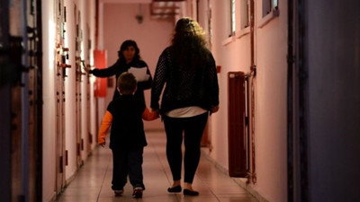 Küçük çocuklu anne hapse girmeyecek. ‘Mini infaz paketi’nin detayları belli oldu
