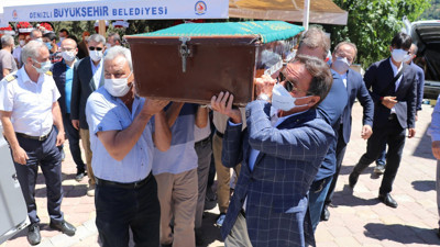 Ahmet Nazif Zorlu'nun annesi son yolculuğuna uğurlandı