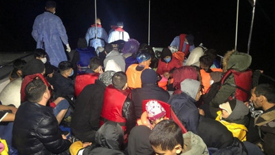 Yunanistan 46 göçmeni ölüme itti, Sahil Güvenlik kurtardı