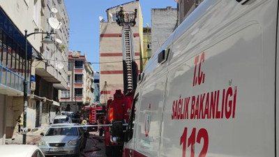Zeytinburnu'nda 4 katlı binada yangın