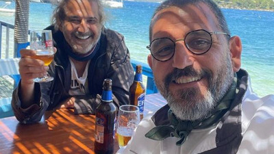 Buna tesadüf diyebilir miyiz. Biri denizden geldi biri karada bekliyordu