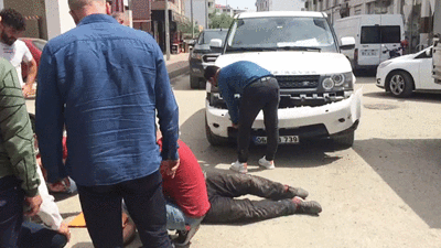 Çarptığı adama değil tampona baktı. İnsanlık ölmüş