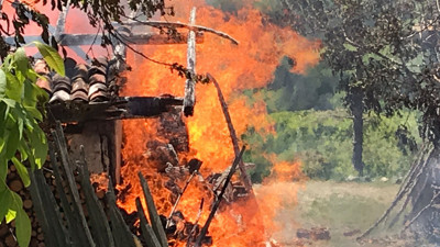 Çorum’da evde çıkan yangın samanlığa sıçradı