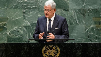 Volkan Bozkır, Arakanlı Müslümanları ziyaret etti