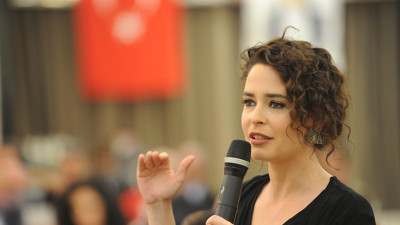 Pelin Batu'dan Meral Akşener'e destek. Herkese çağrı yaptı