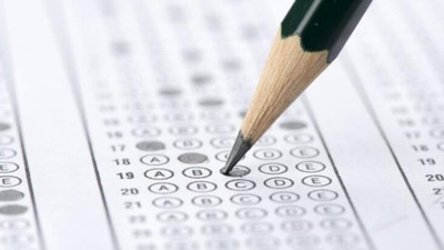 Davutoğlu: “Gözünüzü gençlerin cebine mi diktiniz?”