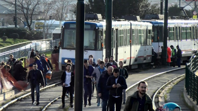Topkapı'da tramvay seferleri aksadı