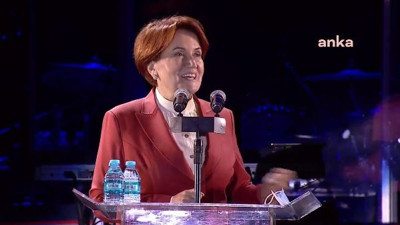 Meral Akşener İstanbul'un fethinin 568. yıl dönümü programına katıldı.