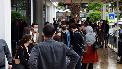 Evlenmek için akın ettiler. İzin çıktı uzun kuyruklar oluştu