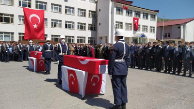 Bitlis'ten kahreden haber. Bir teğmen bir korucu şehit 4 asker yaralı