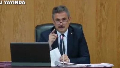 AKP'li başkan AKP'li meclis üyesinin konuşmasını böyle engelledi