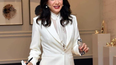 Jülide Ateş bombayı patlatmak üzere